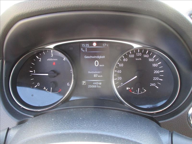 Nissan X-Trail 1,6 dCi 130 Tekna Automat Pano - fotka 16 z 30