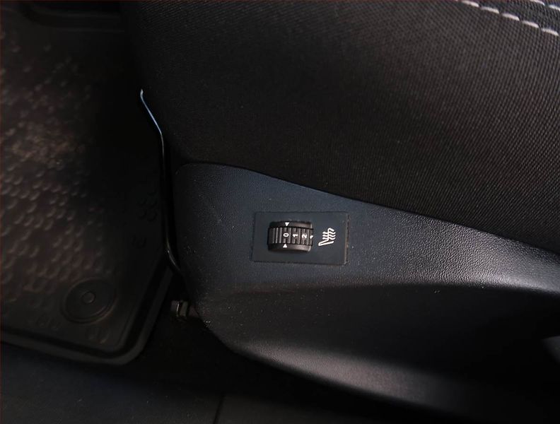 Peugeot 2008 (2018) Active 1.2 PureTech - fotka 20 z 21