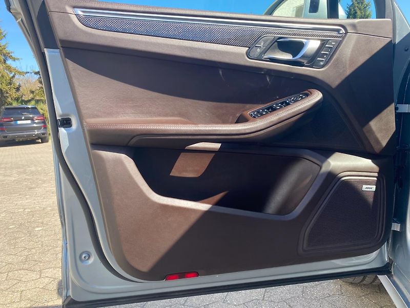 Porsche Macan 2.9 Turbo 360 NezT Chrono Vent - fotka 9 z 15