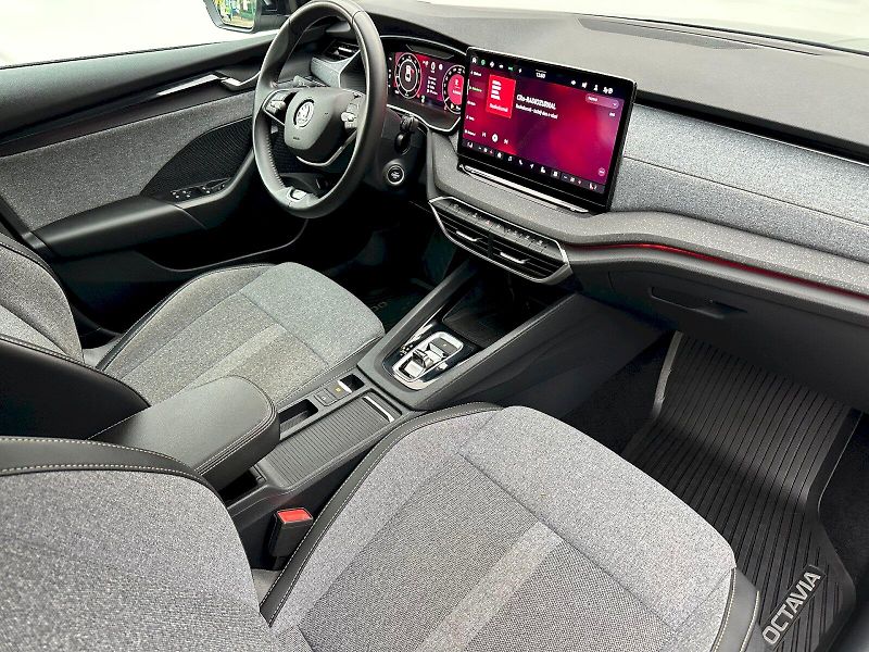 Škoda Octavia (2024) 1,5 Tsi 110 kW DSG M-HEV TopSe - fotka 7 z 25