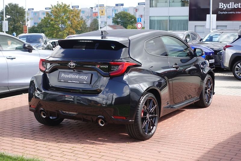 Toyota GR Yaris 1,6 Turbo Dynamic + Sport AWD - fotka 4 z 29