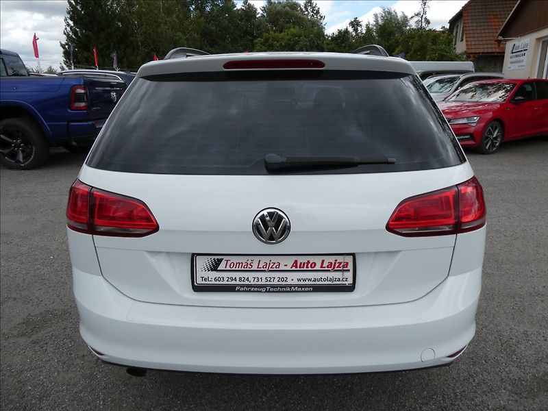 Volkswagen Golf 1,2 TSi 81kW 2x kola, serviska - fotka 8 z 54