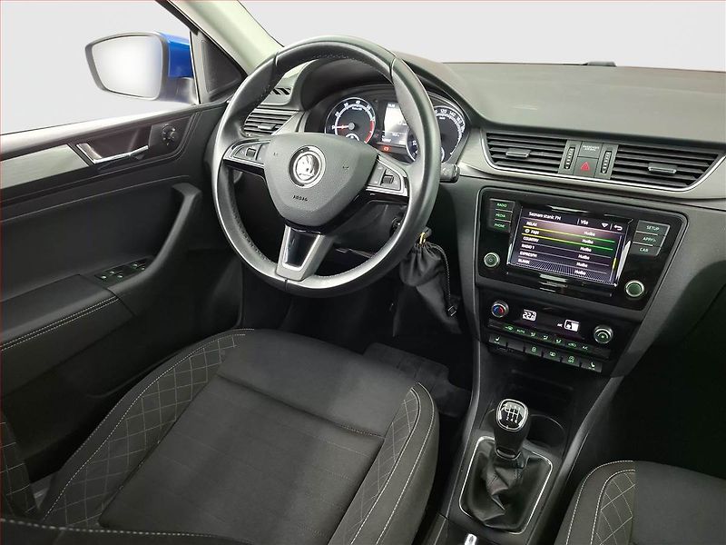 Škoda Rapid (2018) 1.0 TSI, Park. senzory - fotka 7 z 17
