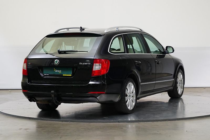 Škoda Superb - fotka 2 z 28