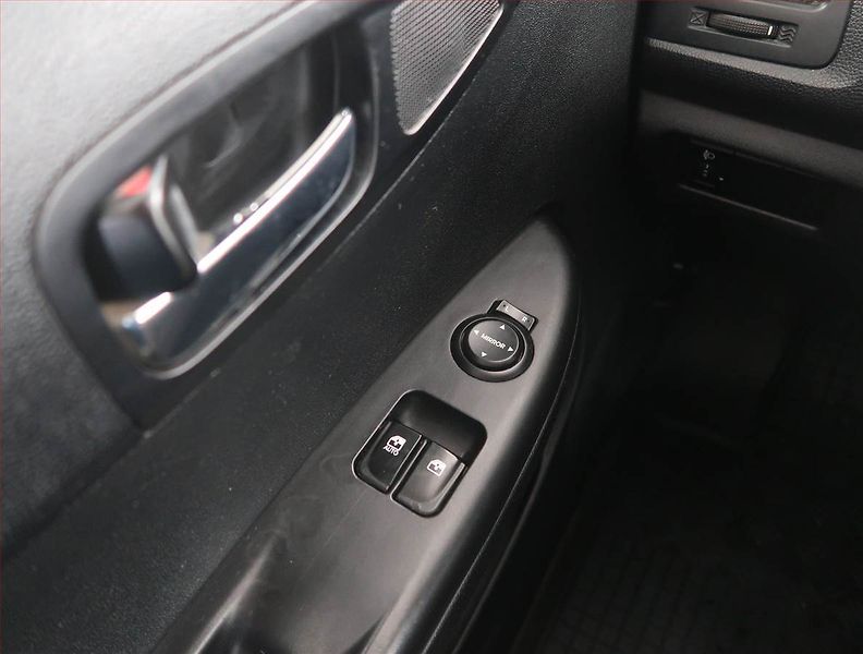 Hyundai i20 (2009) 1.4, Tažné, jezdí výborně - fotka 14 z 14