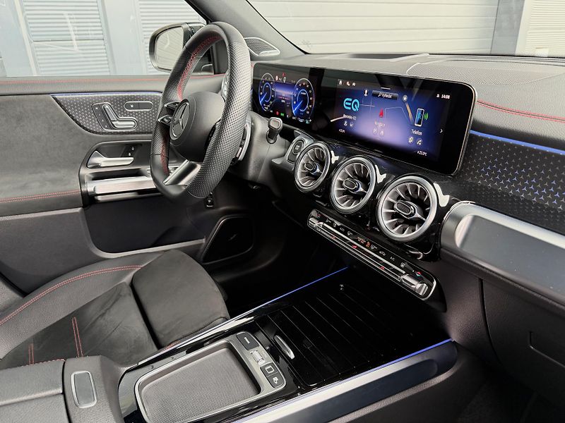 Mercedes-Benz EQB (2025) EQB 300 4Matic AMG Line - fotka 49 z 56