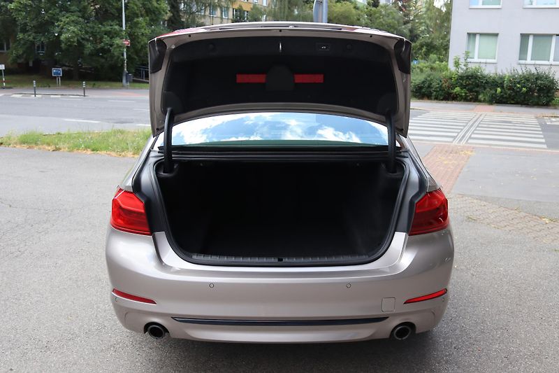 BMW Řada 5 520D XDRIVE SPORT LINE G30  - fotka 41 z 50