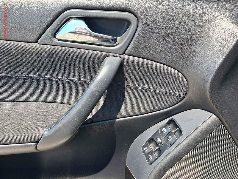 Mercedes-Benz Třídy C (2007) 1.8i, Panorama, AC - fotka 11 z 24