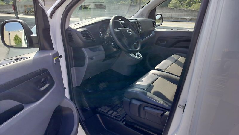 Opel Vivaro e, L2, 75kWh - fotka 9 z 22