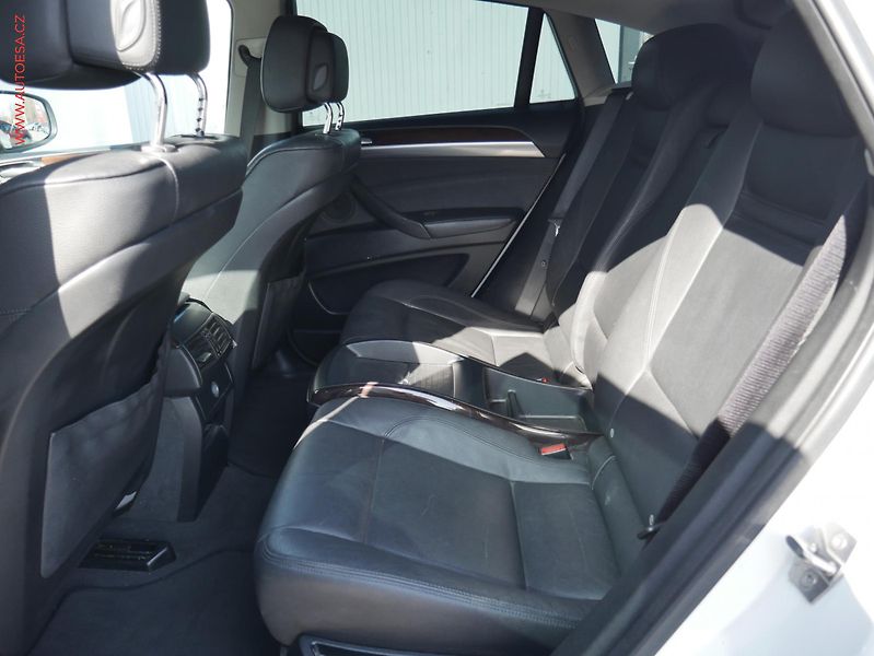 BMW X6 (2010) 3.0 D xDrive30d, AT - fotka 10 z 23