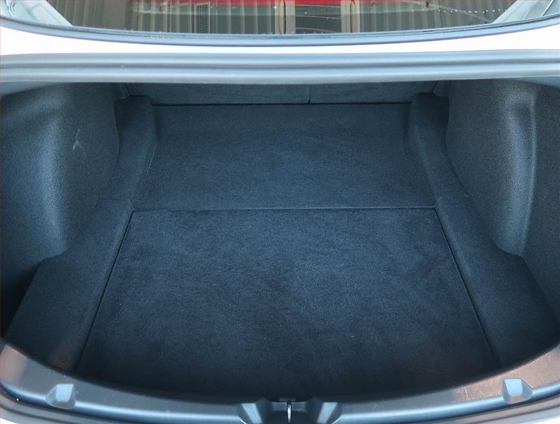 Tesla Model 3 (2021) Long Range 4WD 78kWh, SoH 90% - fotka 13 z 16