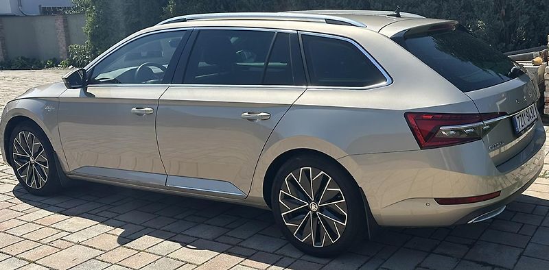 Škoda Superb (2022) Combi L&K DSG 4x4 2,0TDi 147kW - fotka 5 z 24
