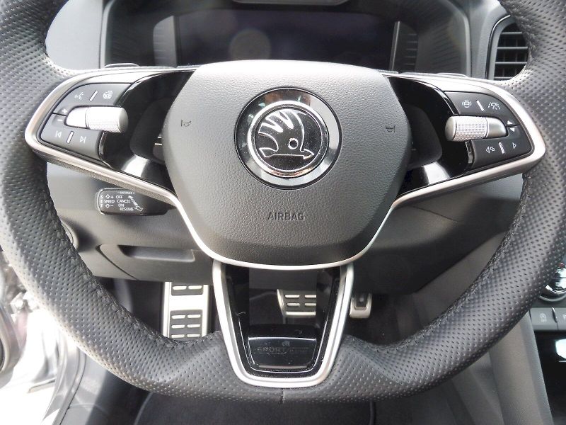 Škoda Karoq (2024) SportLine 2,0 TDI 110kW DSG 4x - fotka 10 z 29