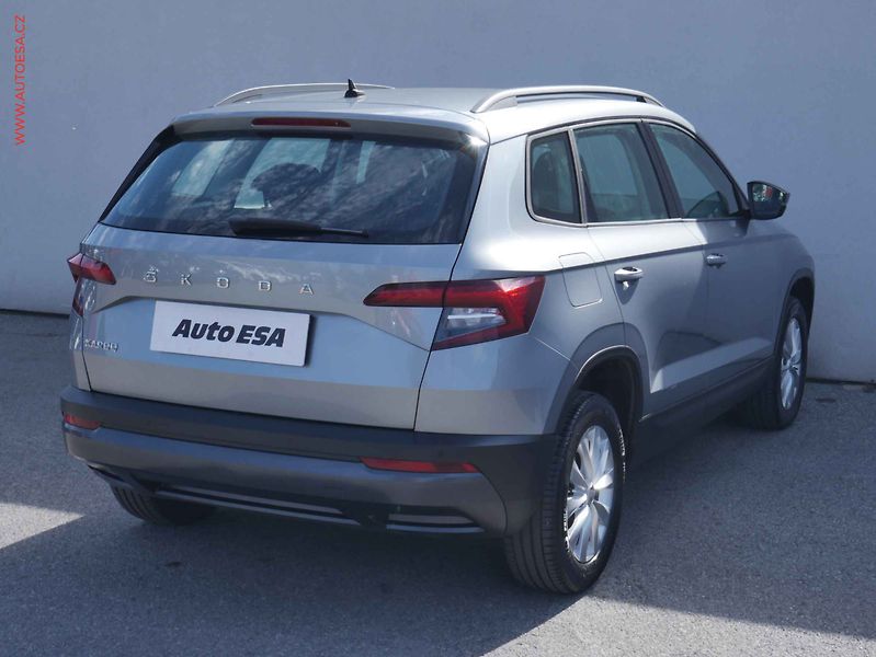 Škoda Karoq (2019) 1.0TSi, ČR, STK 7/28, LED - fotka 4 z 15