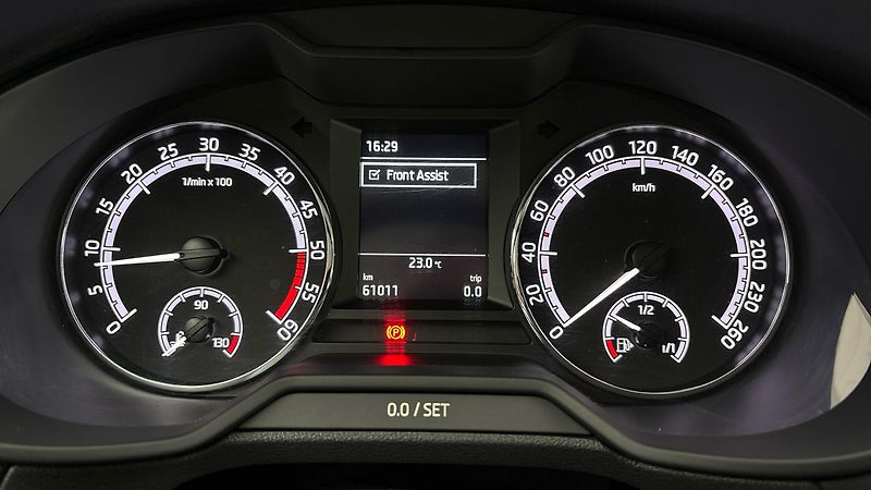 Škoda Octavia 1.6 TDI Ambition Combi - fotka 24 z 24