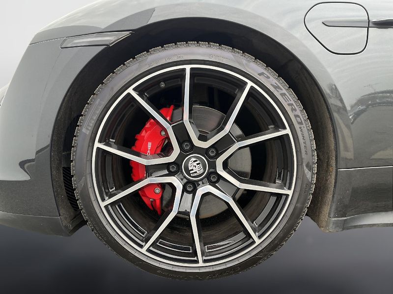 Porsche Taycan 4s Sport Turismo - fotka 9 z 30