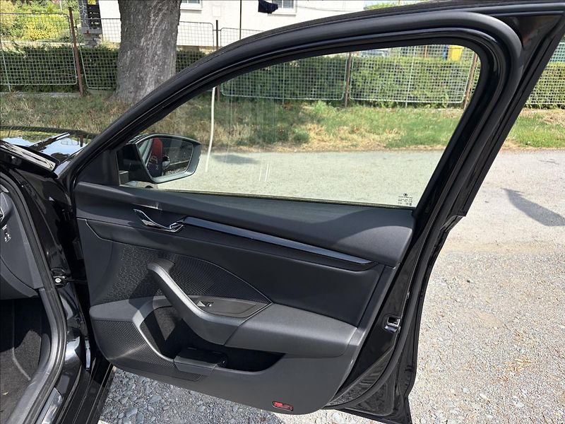 Škoda Octavia 1,5 TSi DPH  ACC,LED,KESSY,ALU - fotka 28 z 50