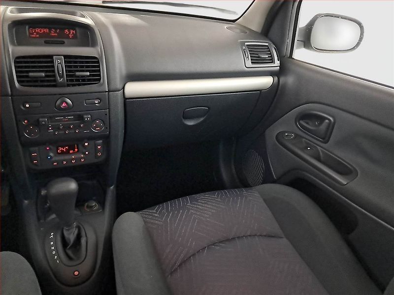 Renault Clio (2003) 1.4 16V , Automat, po STK - fotka 8 z 16