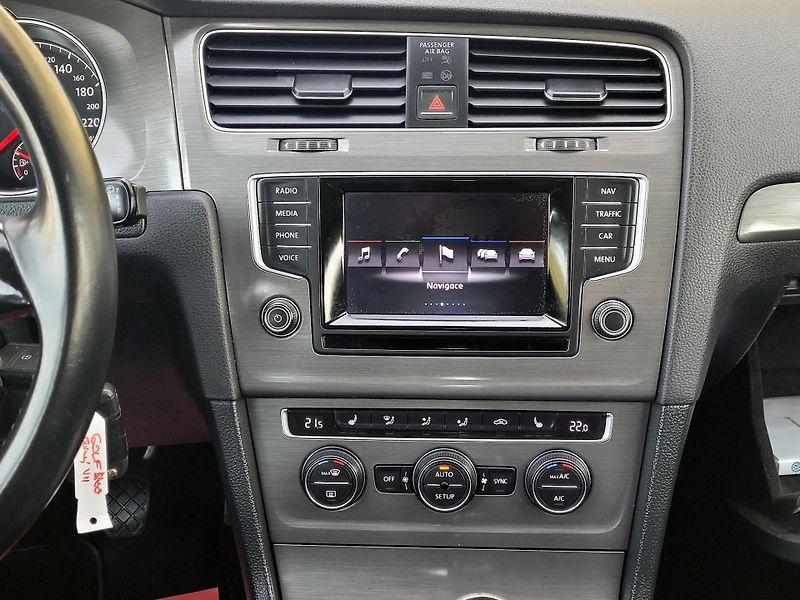 Volkswagen Golf 1,2 TSi SERV.KN*CEBIA,EA211 - fotka 30 z 39