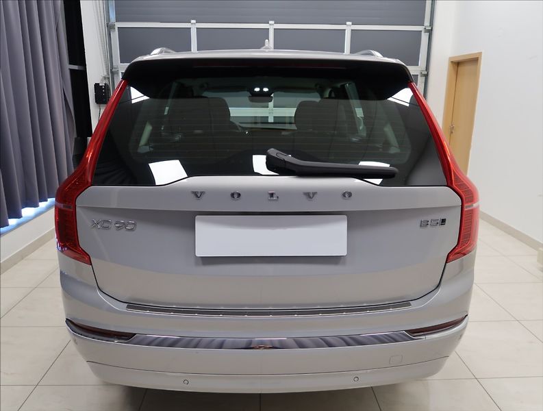 Volvo XC90 2,0 B5 AWD AUT Plus Bright - fotka 5 z 38