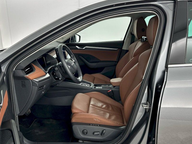 Škoda Octavia (2025) DSG 2.0TDI 110kW Exclusive Sel - fotka 7 z 31