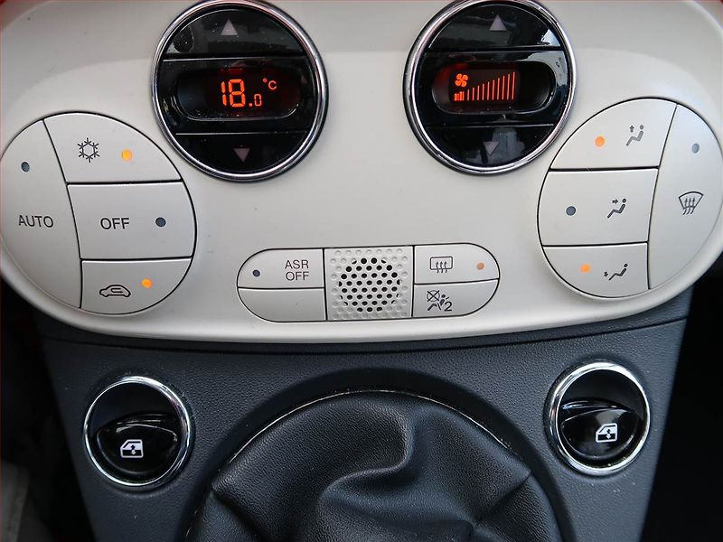 Fiat 500 (2017) 1.2, Serv.kniha, Park. senzory - fotka 16 z 16