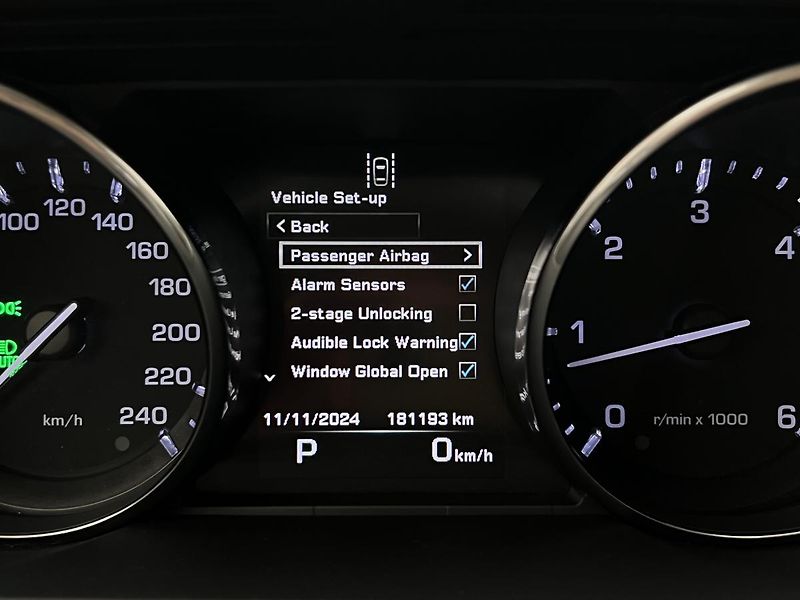 Land Rover Range Rover Sport 3.0 TDV6 HSE AWD AUT - fotka 28 z 37