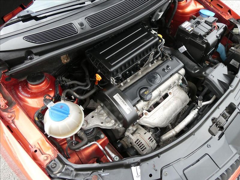 Škoda Fabia 1,4 i16V 1.MAJITEL,závěs,2xkol - fotka 37 z 48
