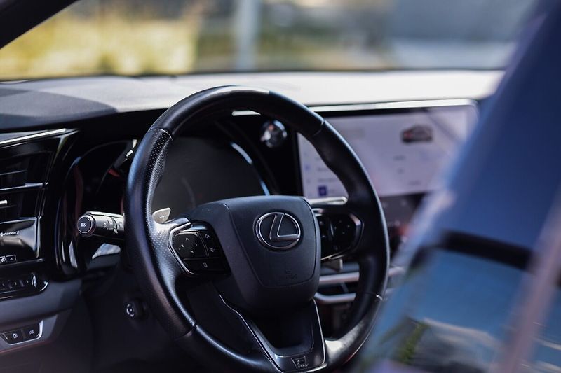 Lexus RX 500h 500H 2,4 HEV F SPORT - fotka 20 z 35
