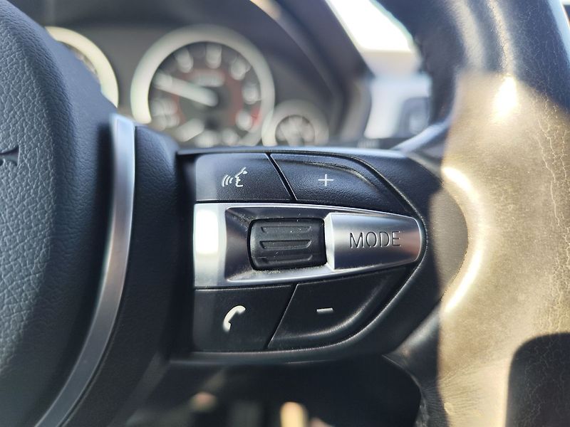 BMW Řada 3 320d/140kW xDrive M-paket ČR - fotka 24 z 32