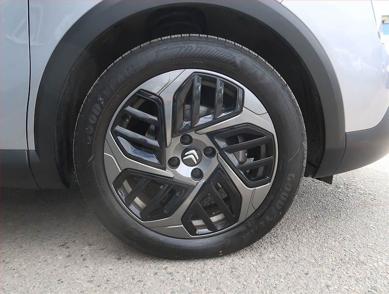 Citroën C4 (2023) Feel 1.2 PureTech, Automat - fotka 15 z 18