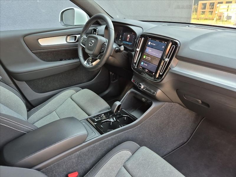 Volvo XC40 2,0 B3 Core - fotka 13 z 18