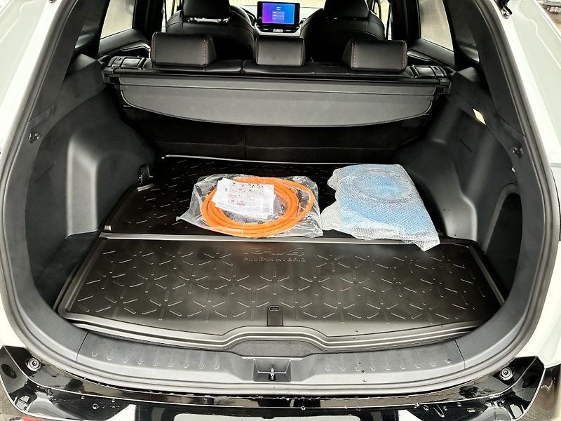 Toyota RAV4 2.5 Plug-in 185 Selection - fotka 8 z 27