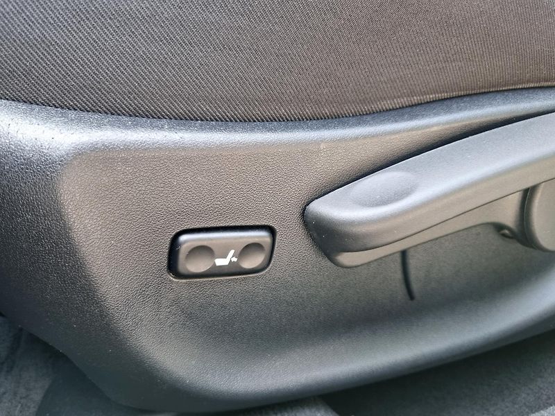 Toyota Avensis (2016) 1.8 COMFORT,KAMERA,ALU - fotka 32 z 42