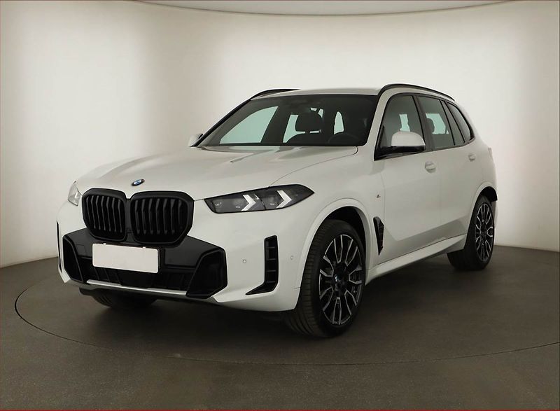 BMW X5 (2023) xDrive40i, HUD, Výhřev, H/K - fotka 2 z 20