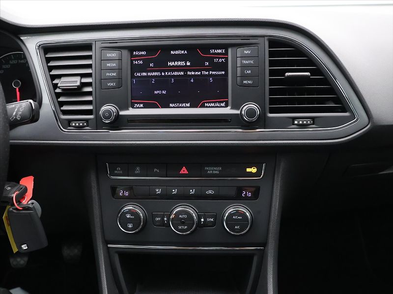 Seat Leon 1,4 TSI 110kW FR Dynamic sr.kn - fotka 16 z 26
