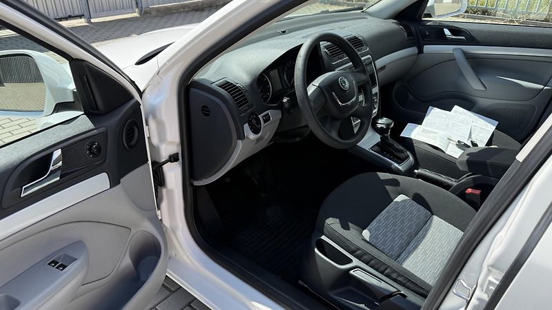 Škoda Octavia 1.2TSi*77kW*DSG*1.MAJ*SERVIS* - fotka 10 z 21