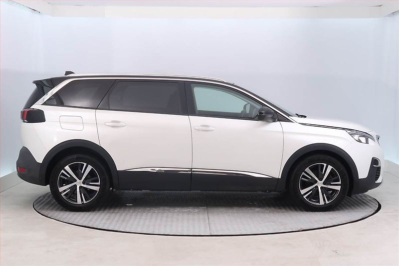 Peugeot 5008 (2017) PureTech 130, Automat, 7 míst - fotka 6 z 21