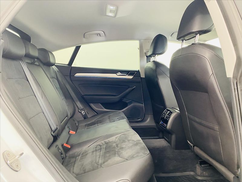Volkswagen Arteon 2,0 BiTDI DSG 4Motion Elegance - fotka 7 z 26