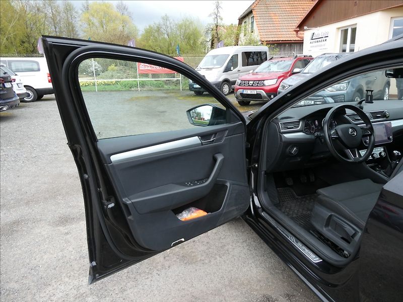 Škoda Superb 1,6 TDi 88kW DPH 2x kola - fotka 14 z 35