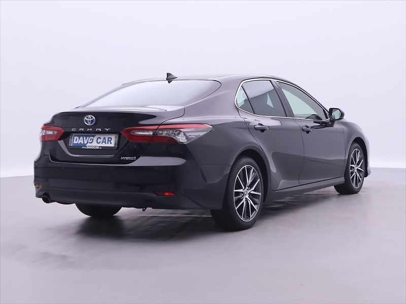 Toyota Camry 2,5 HEV Aut. CZ Executive DPH - fotka 7 z 40