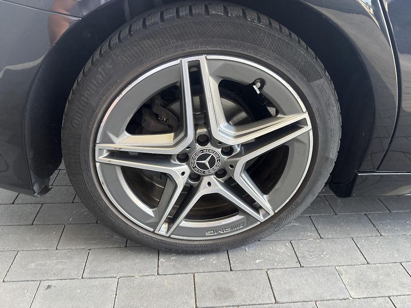Mercedes-Benz Třídy A (2019) A 180d sedan - fotka 21 z 38