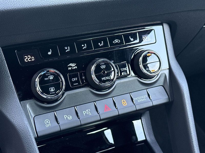 Škoda Karoq (2025) 1.5 TSI DSG Sportline - fotka 14 z 33