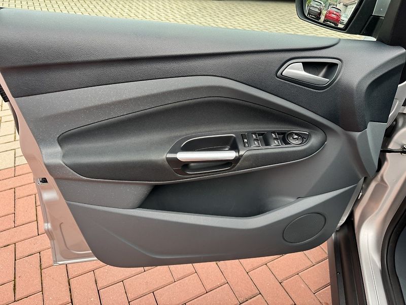 Ford C-MAX (2010) 1.6i Ti-VCT Digi Klima Výhřevy - fotka 24 z 44
