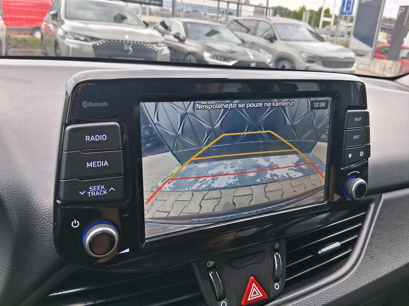 Hyundai i30 STYLE NAVI 1.4 T-GDi 103 kW - fotka 28 z 30