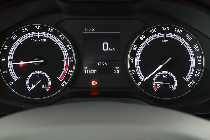 Škoda Karoq (2019) 2.0 TDI, 4X4, ČR,1.maj - fotka 8 z 18