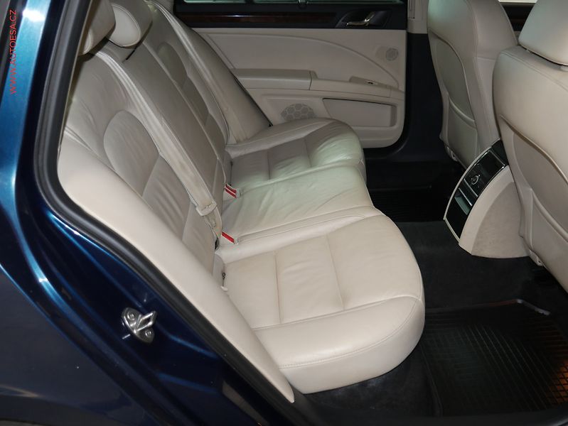 Škoda Superb (2013) 1.6 TDi, Navi, bixen, kůže - fotka 11 z 26