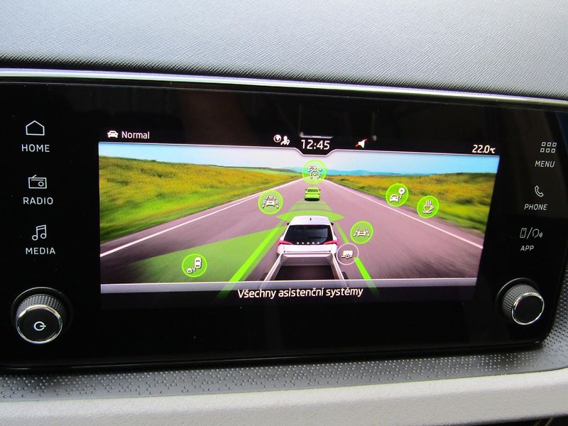 Škoda Scala FL Top Selection 1.0 TSI /85kW - fotka 29 z 30
