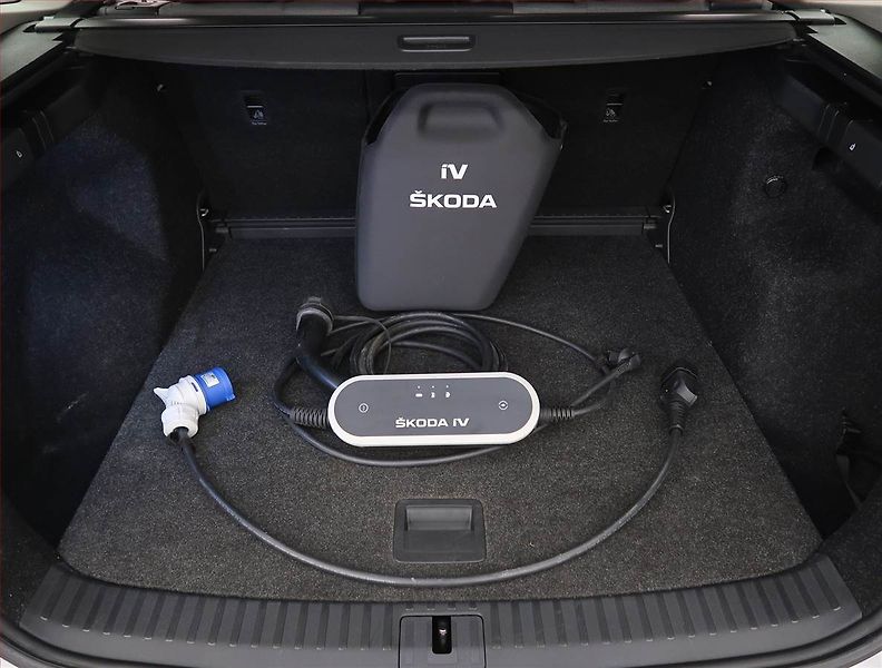 Škoda Enyaq (2023) 60 (62 kWh), SoH 92% - fotka 28 z 28