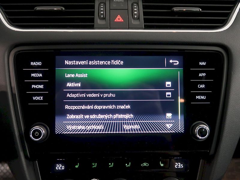 Škoda Octavia (2018) STYLE 1.5TSI 110KW DSG DCC NAV - fotka 25 z 39